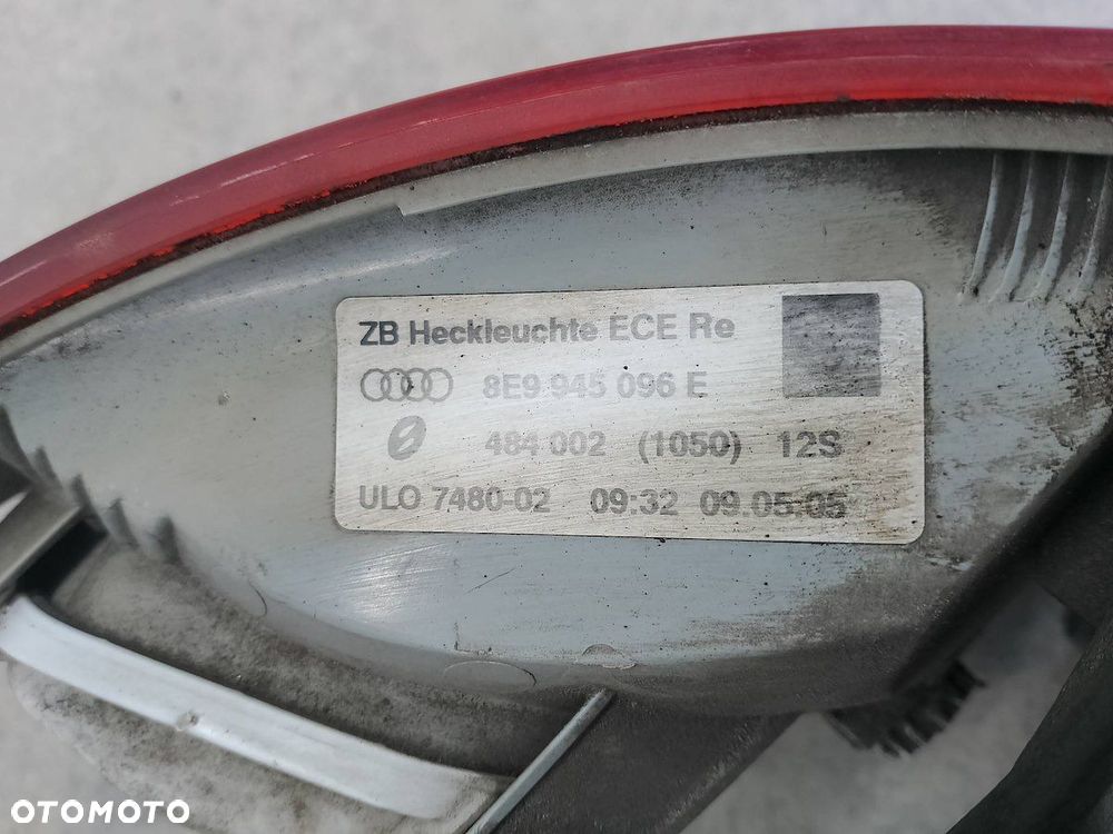 LAMPA TYLNA PRAWA AUDI A4 B7 8E9945096E 484002 KOMBI - 5