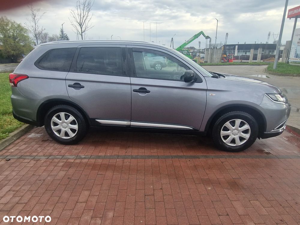 Mitsubishi Outlander 2.0 Intense + 2WD - 3