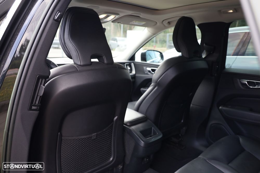 Volvo XC 60 2.0 B4 Plus Bright — fotografia 12