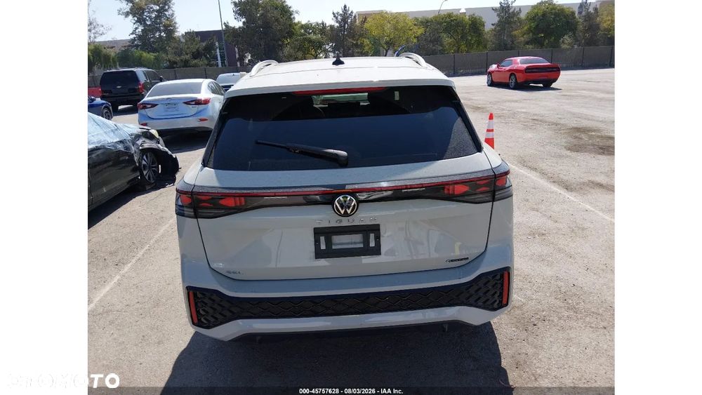Volkswagen Tiguan - 8