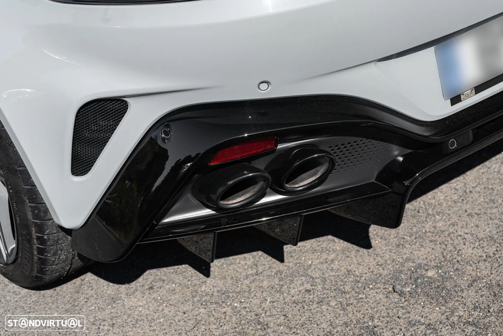 Aston Martin Vantage Coupe - 11