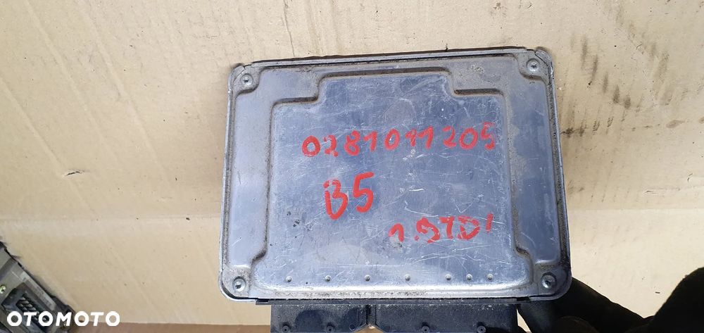 Sterownik komputer silnika VW Passat B5 1.9 TDI 0281011205 - 3