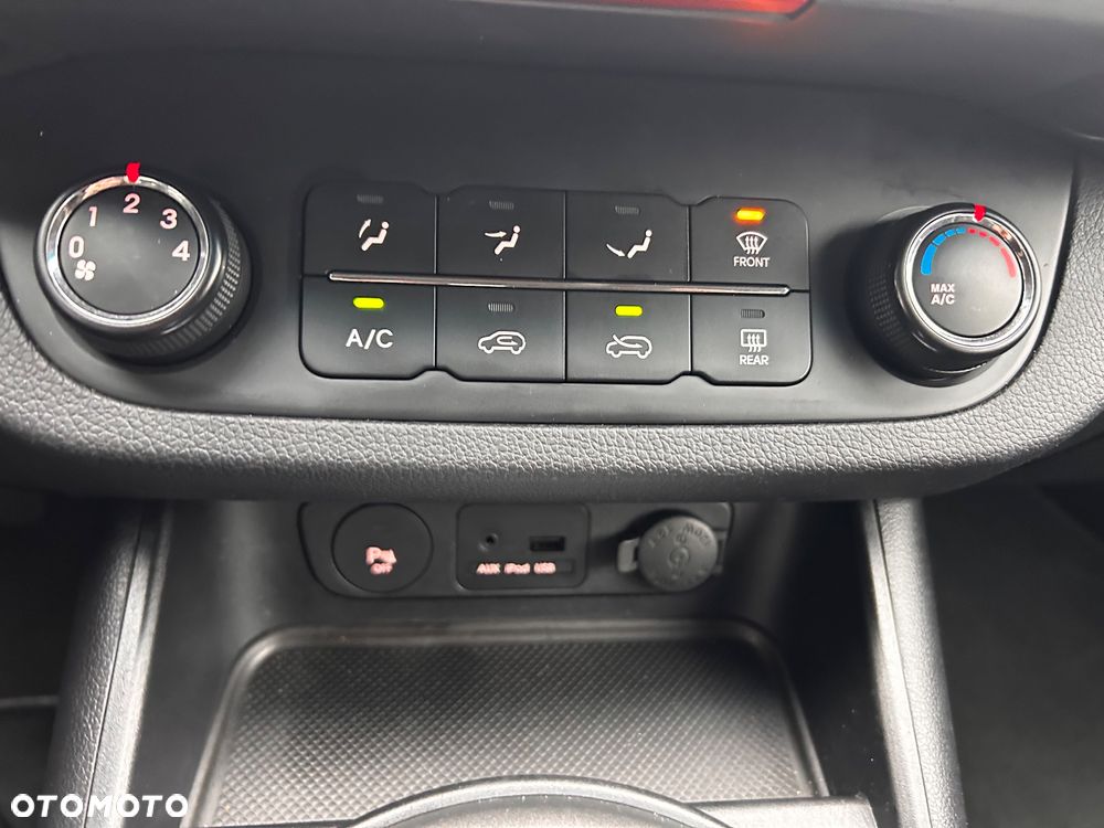 Kia Sportage 2.0 CRDI 4WD Attract - 22