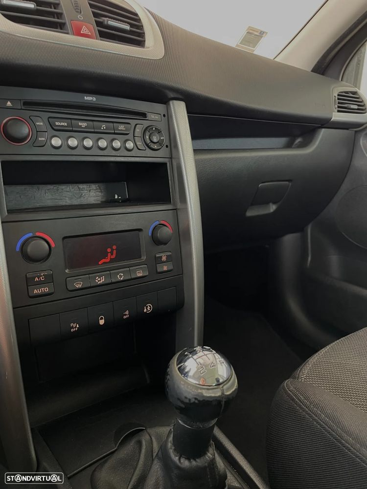 Peugeot 207 SW 1.4 Premium - 11