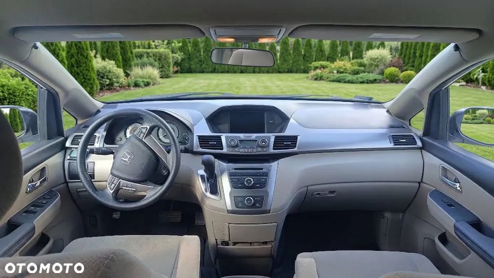 Honda Odyssey 3.5 LX - 8