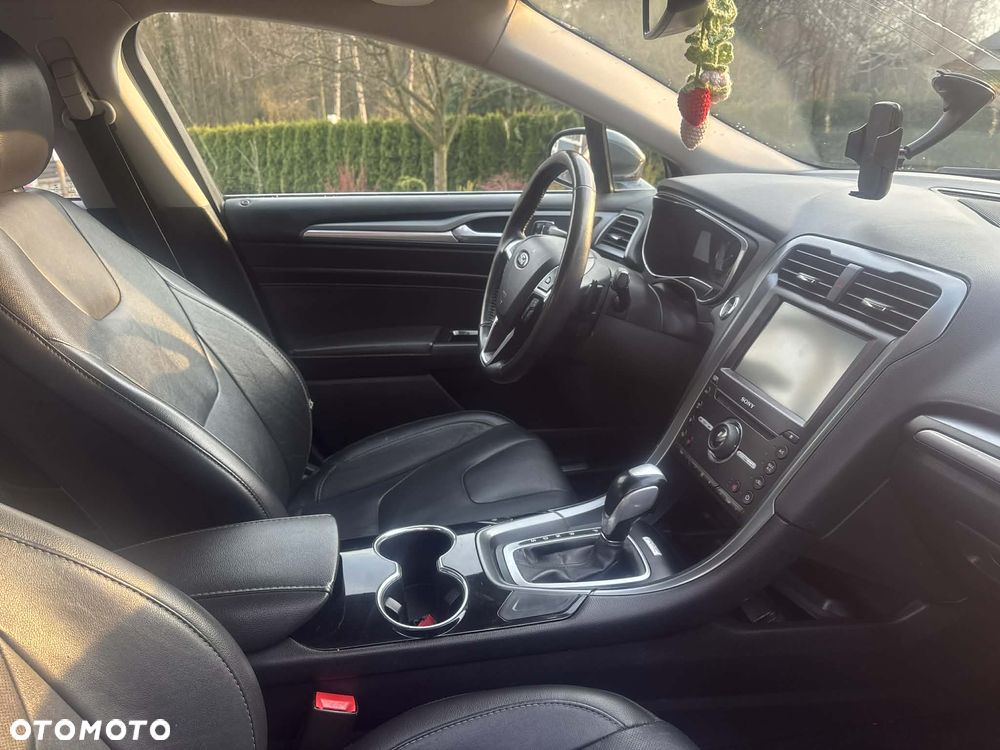 Ford Fusion - 4