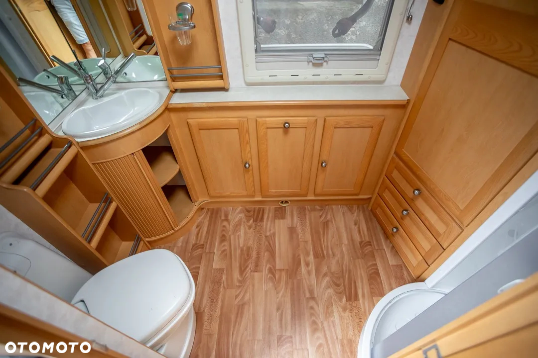 Elddis Crusader Hurricane - 7