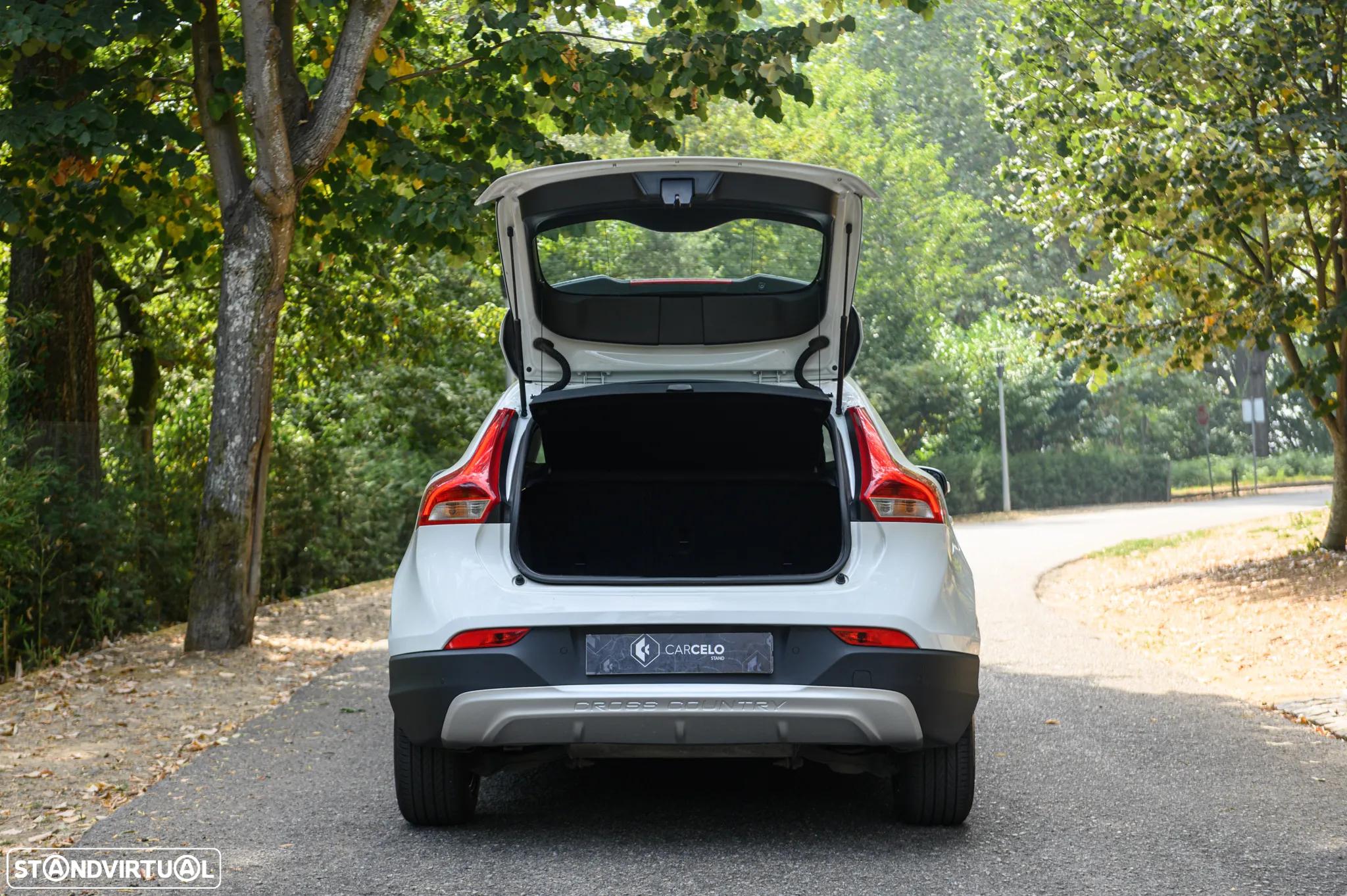 Volvo V40 Cross Country 2.0 D2 Summum - 53