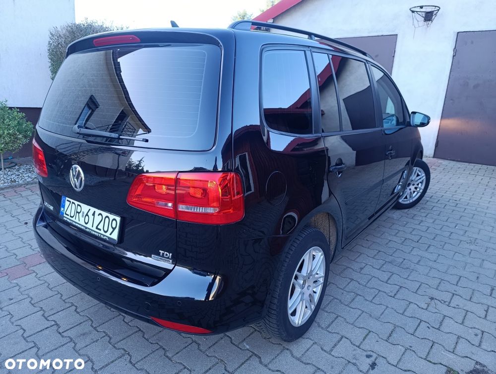 Volkswagen Touran - 4