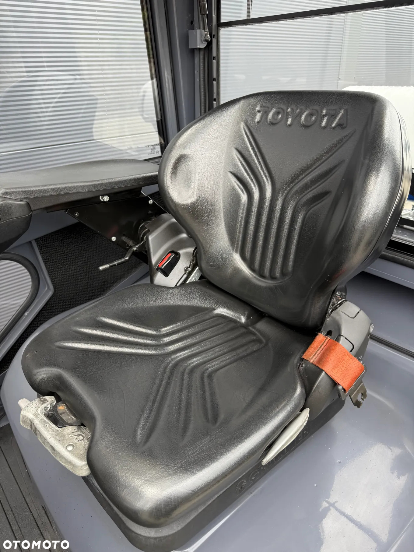 Toyota 02-8FGF25 - 8
