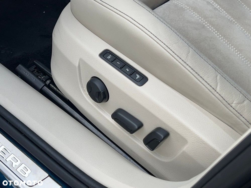 Skoda Superb 2.0 TDI SCR Style DSG - 20