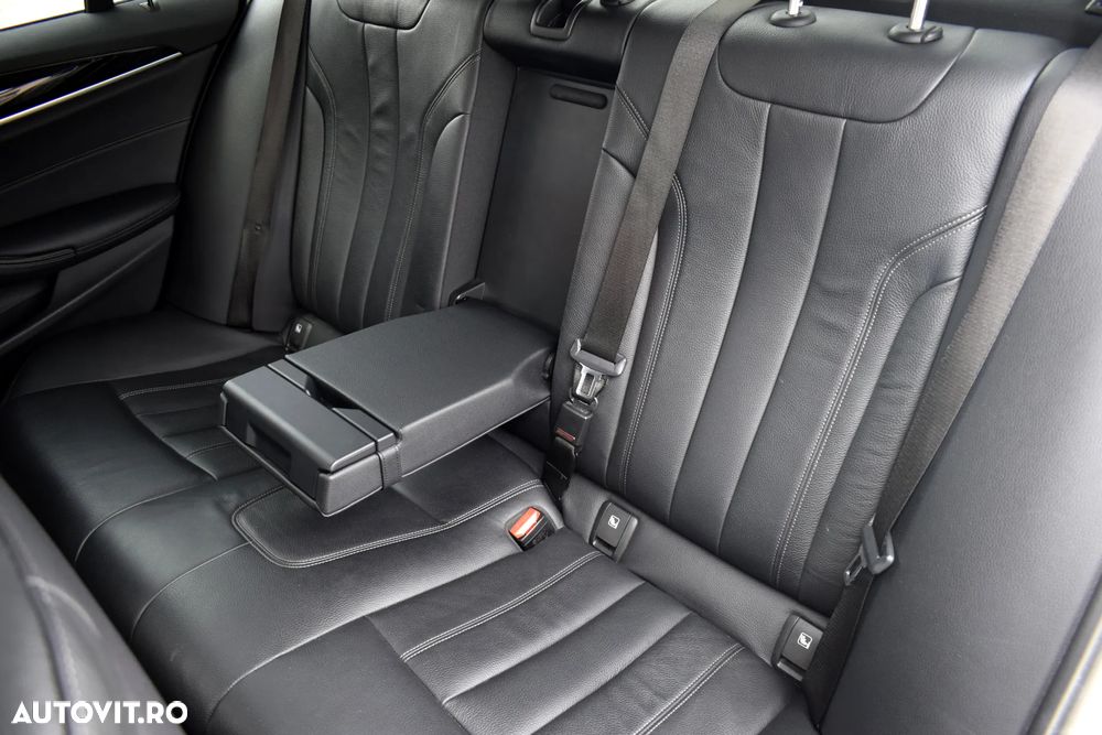 BMW Seria 5 520d xDrive Aut. - 12