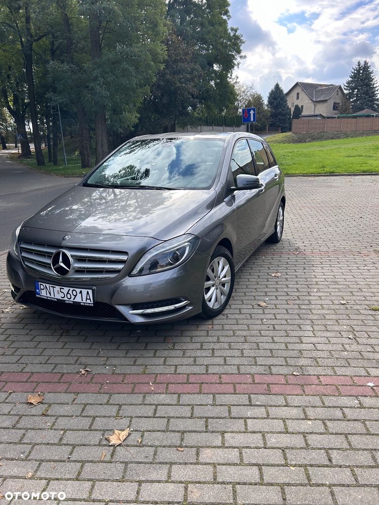 Mercedes-Benz Klasa B 200 (BlueEFFICIENCY) - 1