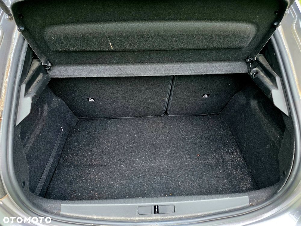 Peugeot 208 Benzin 100 Allure - 18