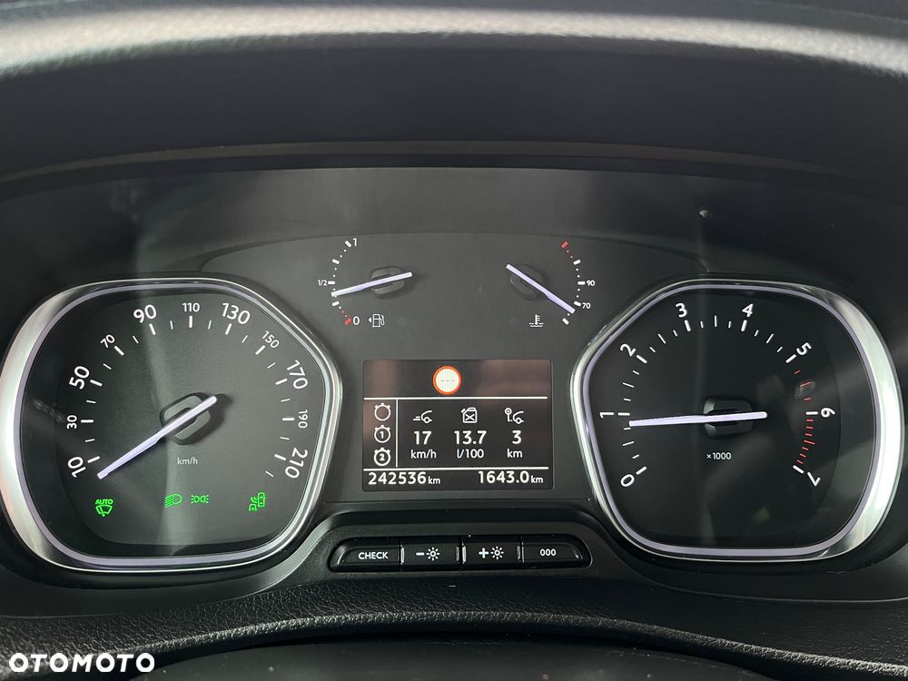 Peugeot Traveller 2.0 BlueHDi Long Business Vip - 33