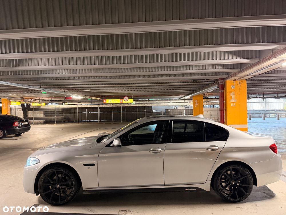 BMW Seria 5 528i xDrive - 3