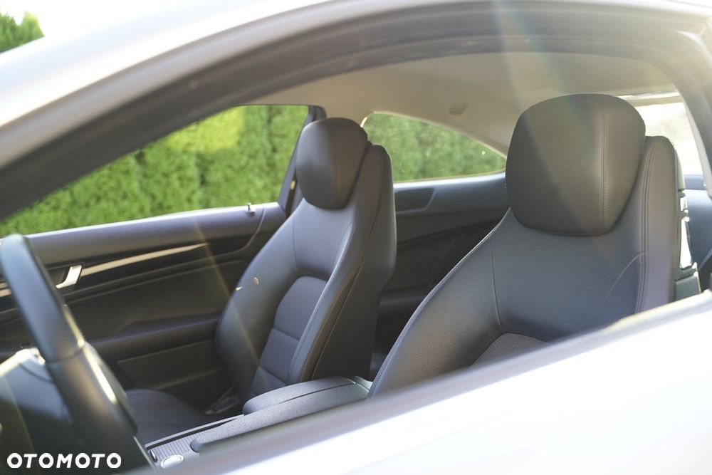 Mercedes-Benz Klasa C 180 BlueEFFICIENCY - 31