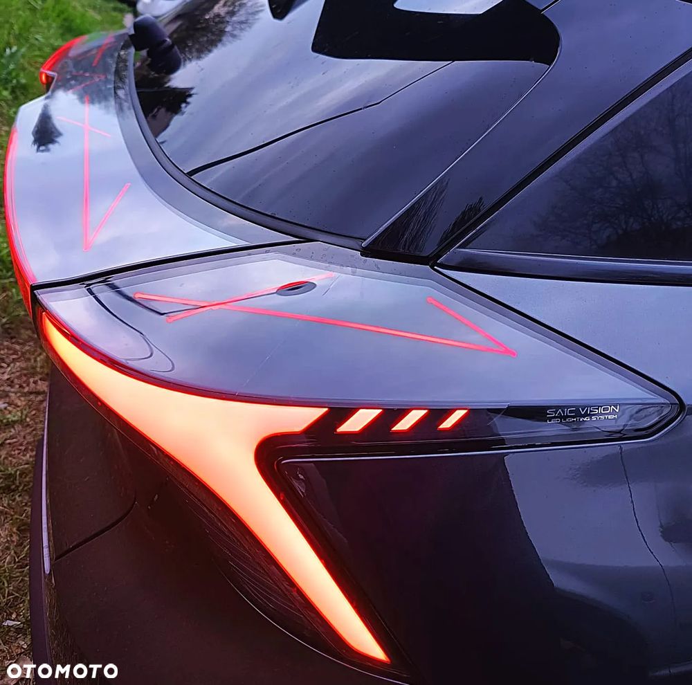 MG 4 Luxury 64 kWh - 36