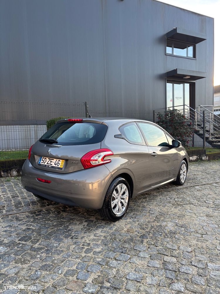 Peugeot 208 1.4 HDi Access - 2