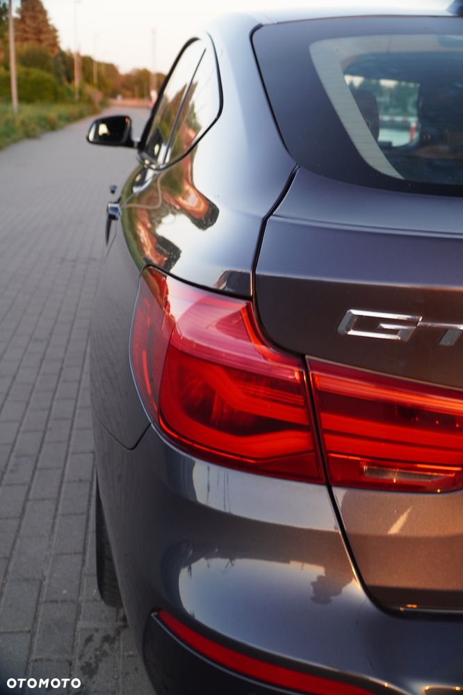 BMW 3GT 318d Sport Line - 16