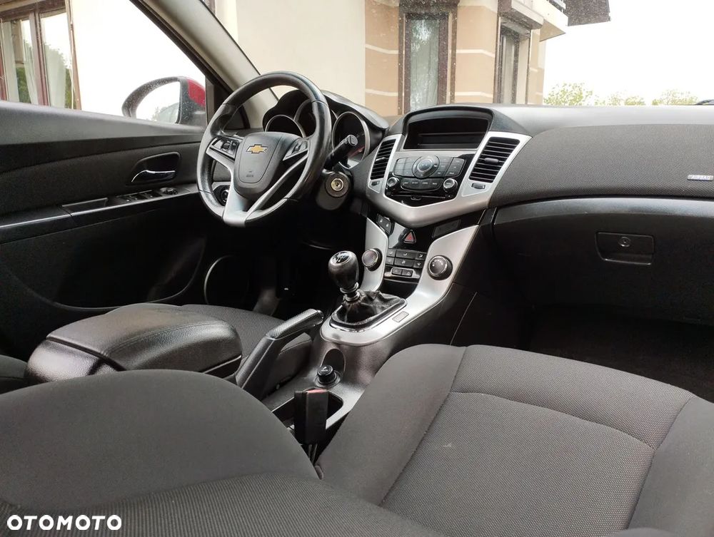 Chevrolet Cruze 1.8 LT - 8