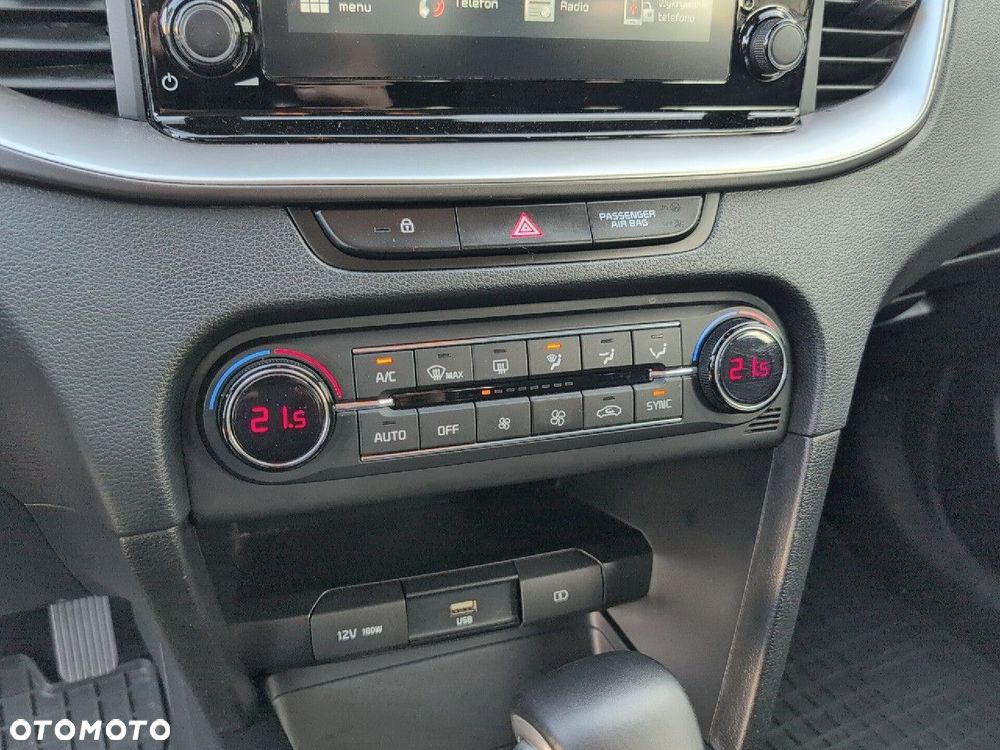 Kia Ceed 1.6 CRDi SCR M DCT - 15