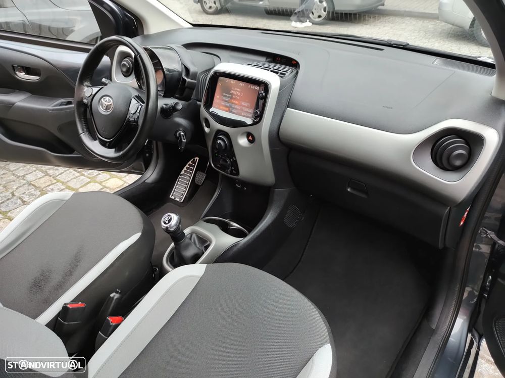 Toyota Aygo 1.0 X-Play Plus+X-Touch - 16