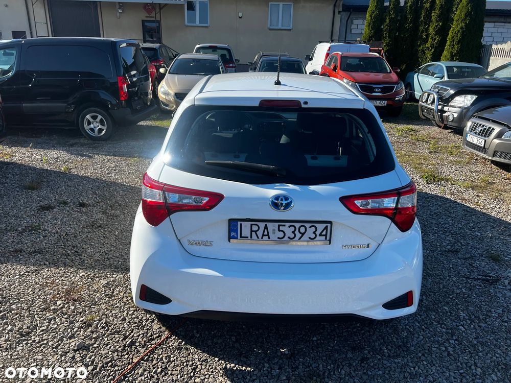 Toyota Yaris - 10