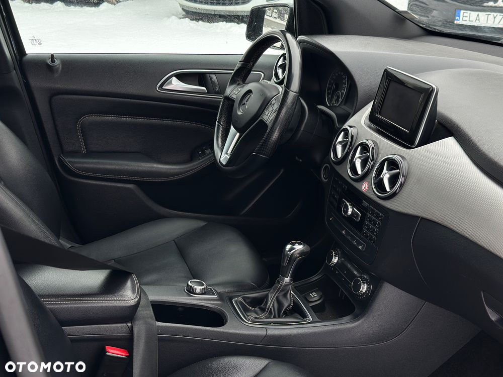 Mercedes-Benz Klasa B 180 (BlueEFFICIENCY) - 12