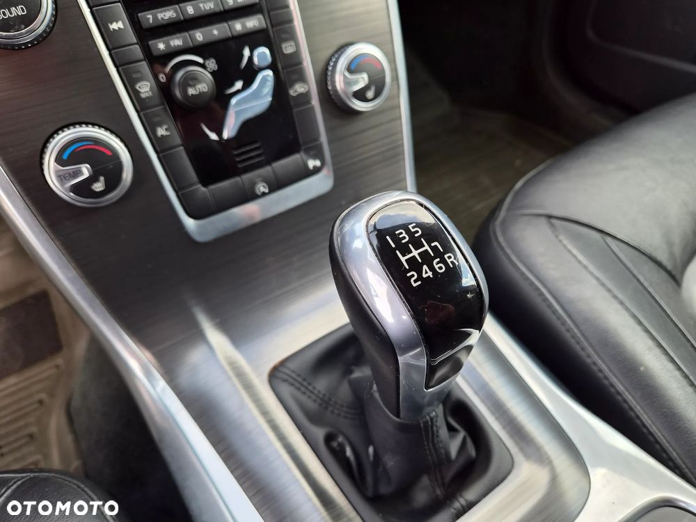 Volvo V70 D4 Drive-E Momentum - 33