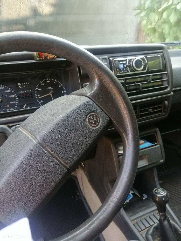 Volkswagen Golf - 6