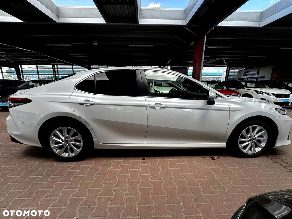 Toyota Camry - 8