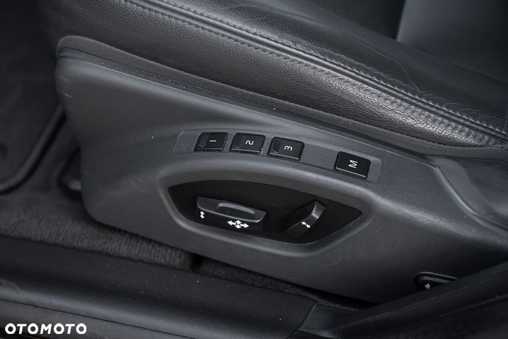 Volvo V60 Cross Country - 18