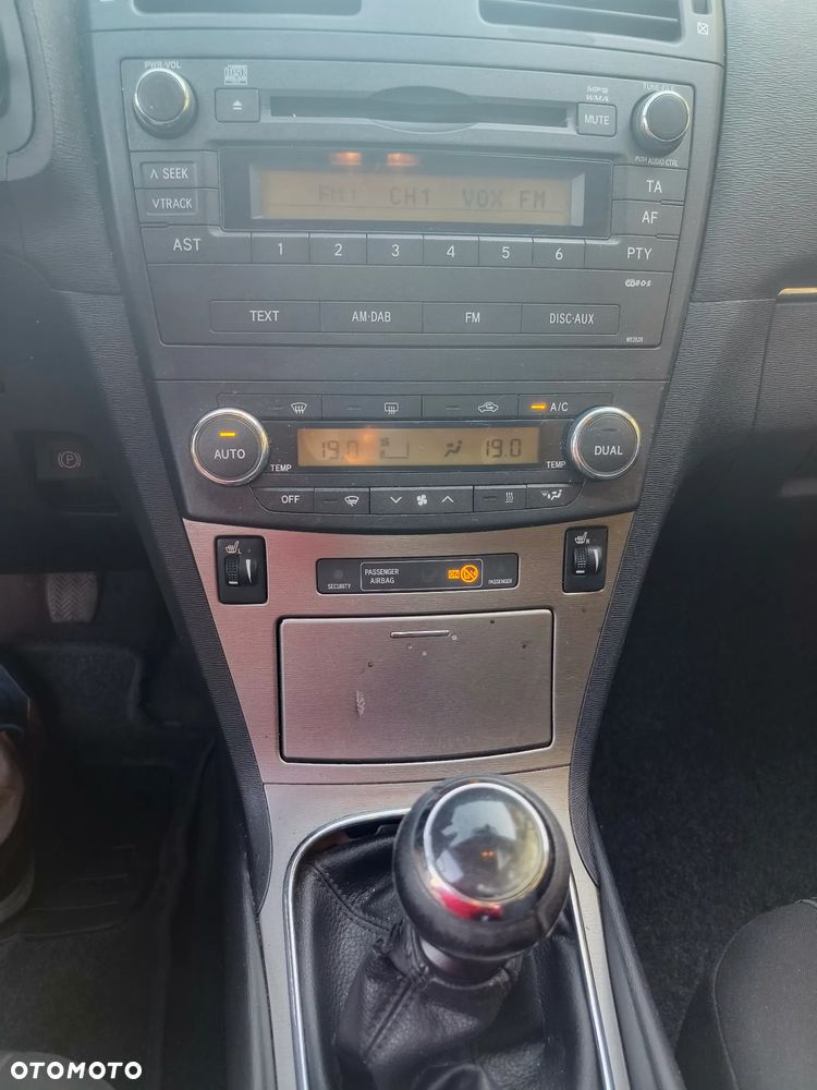 Toyota Avensis 2.0 D-4D - 13