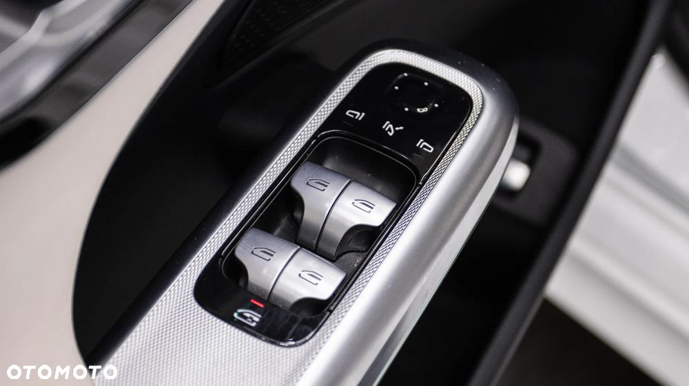 Mercedes-Benz Klasa E 200 mHEV 4-Matic AMG 9G-Tronic - 35