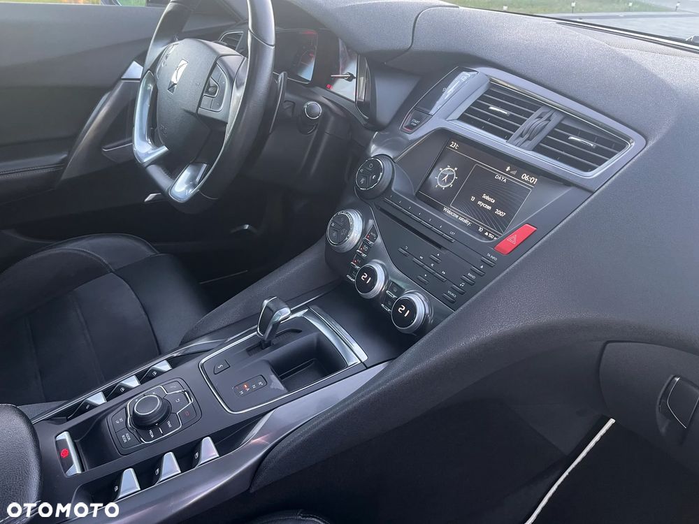 Citroën DS5 e-HDi 115 EGS6 SoChic - 19