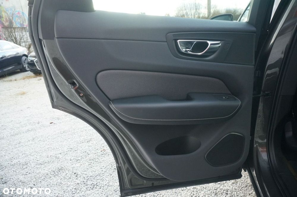 Volvo XC 60 B4 B Geartronic RDesign - 23