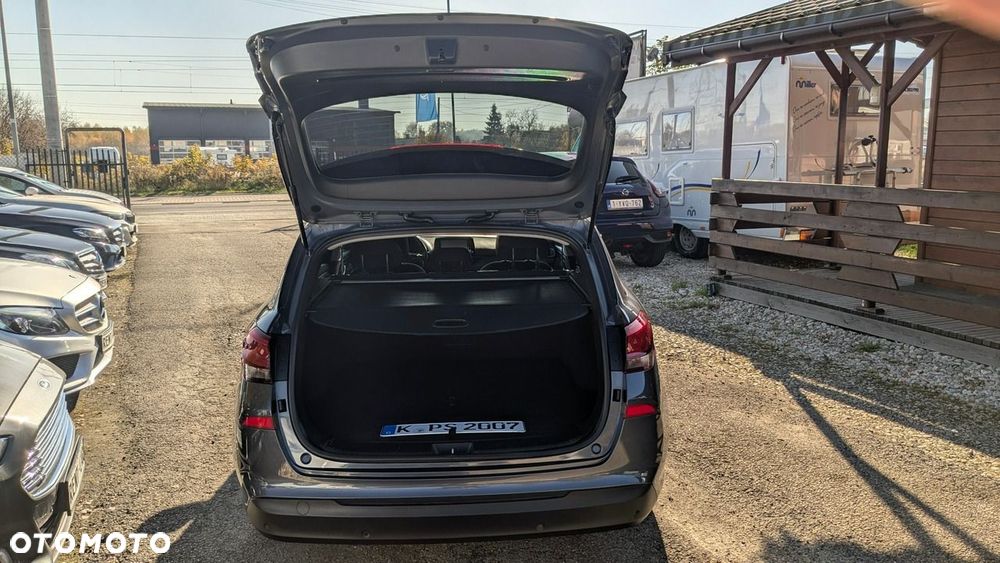 Hyundai i30 1.4 T-GDI Family+ - 31