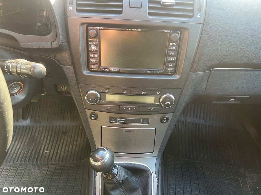 Toyota Avensis 2.0 D-4D Sol+NAVI - 14