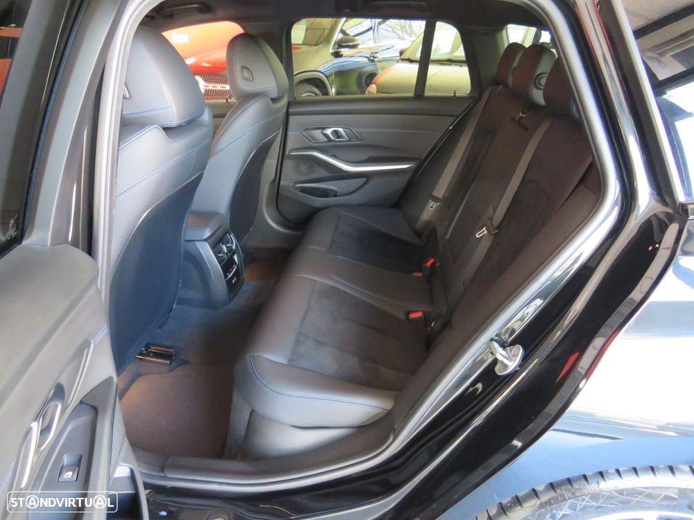 BMW 320 d Pack M Auto - 14