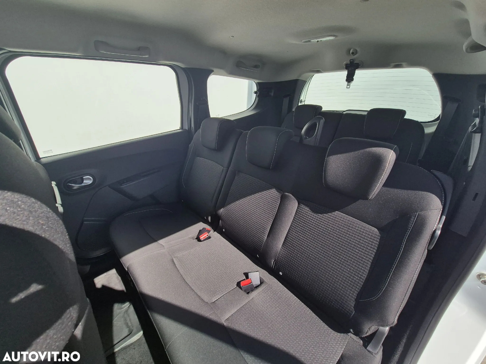 Dacia Lodgy 1.5 Blue dCi Laureate - 11