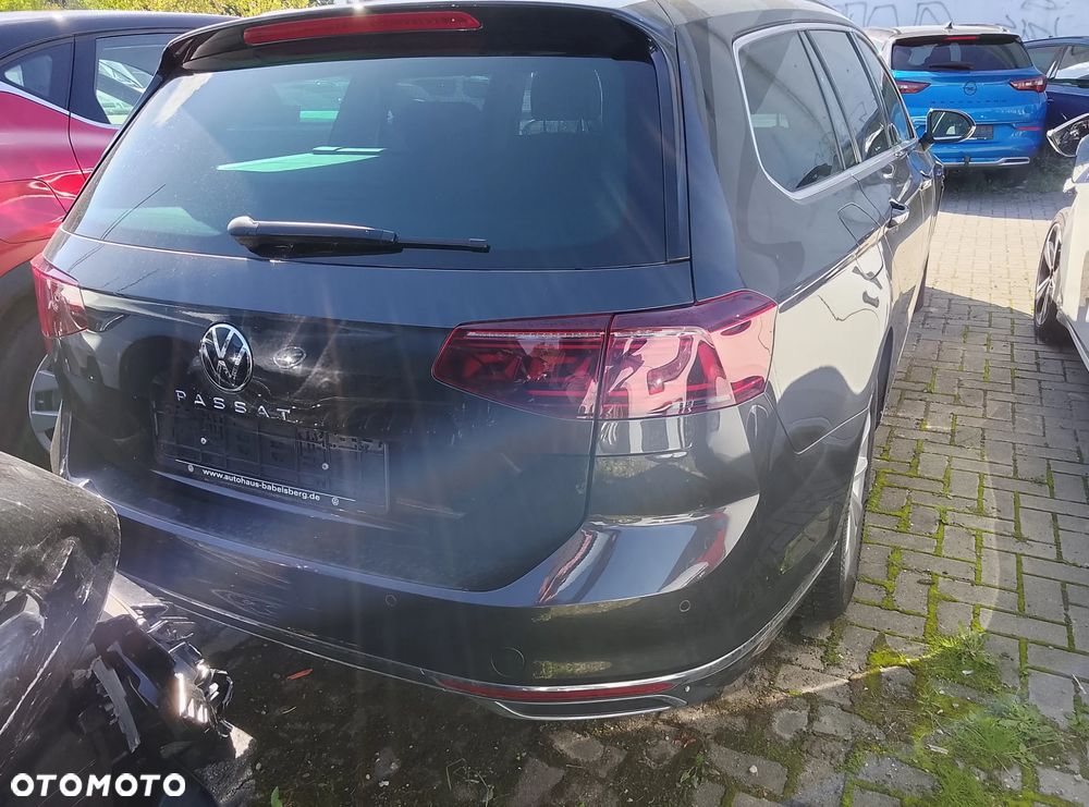 Volkswagen Passat - 5
