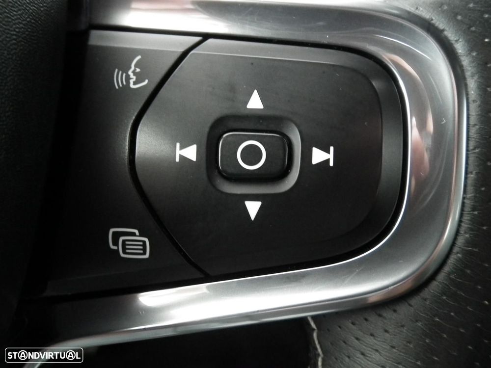 Volvo XC 40 2.0 D3 R-Design - 28