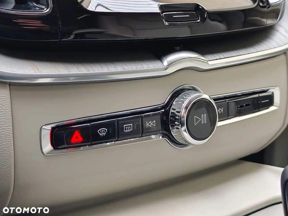 Volvo XC 60 B4 D AWD Plus Bright - 40