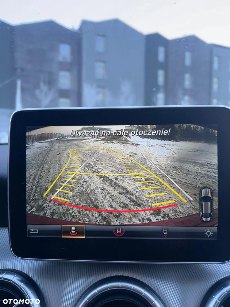 Mercedes-Benz CLA 180 7G-DCT - 24