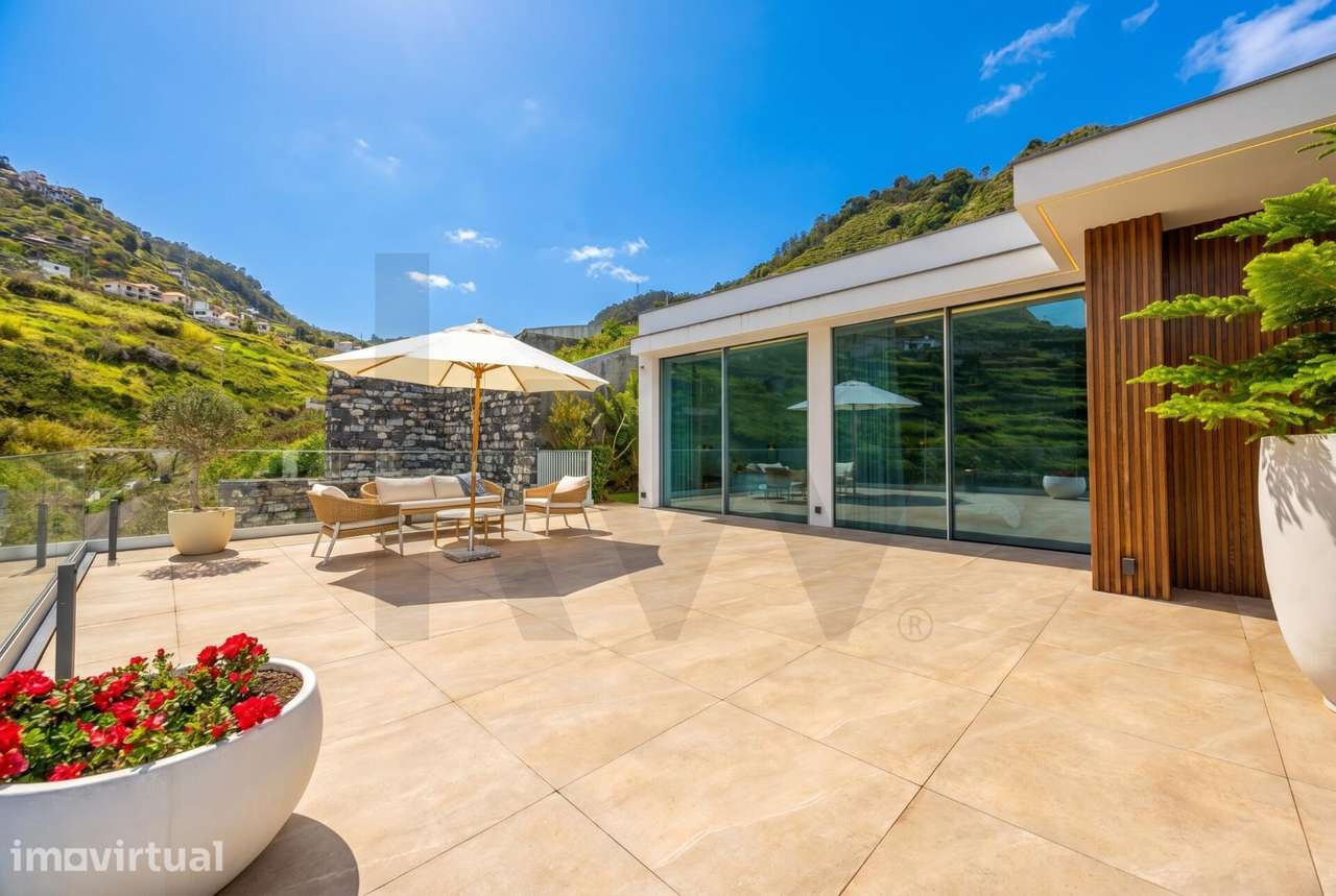 VILLA DE LUXO EXCLUSIVA NA ILHA DA MADEIRA – O SEU REFÚGIO PARADISÍACO - Grande imagem: 4/60