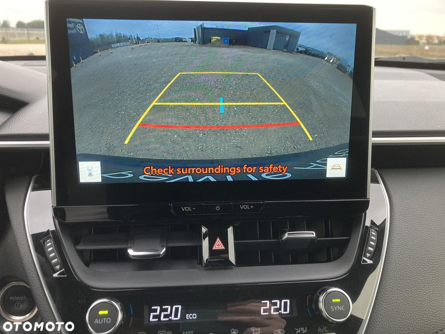 Toyota Corolla Cross 2.0 Hybrid Comfort - 25