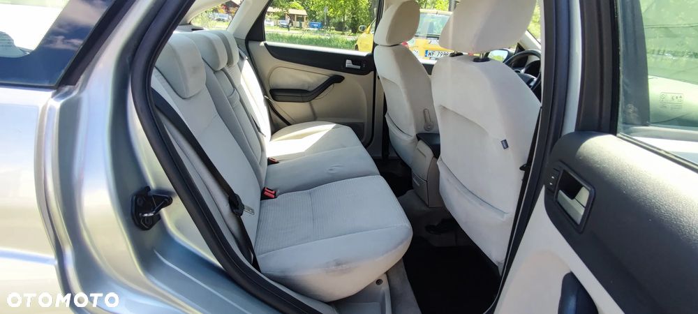 Ford Focus 1.6 16V Ghia - 22