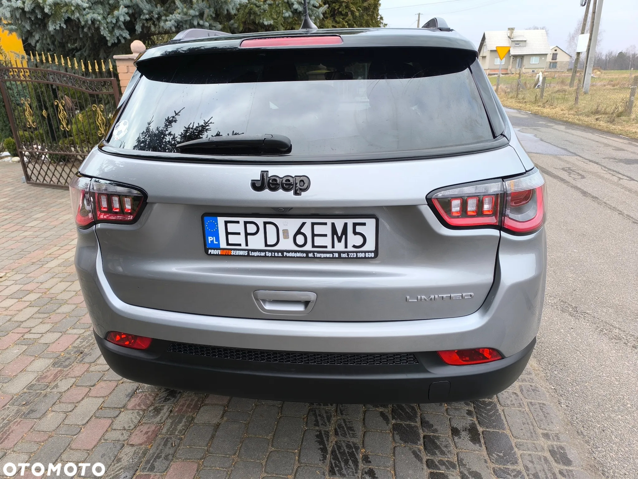 Jeep Compass - 12