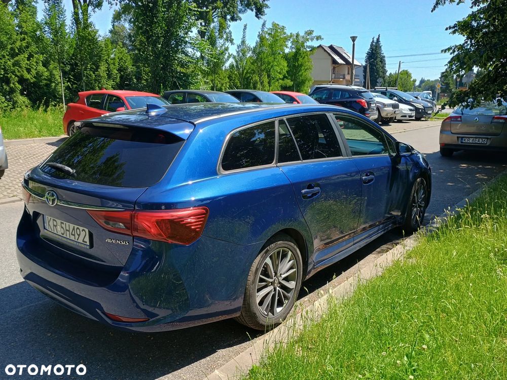 Toyota Avensis 1.8 Premium - 6